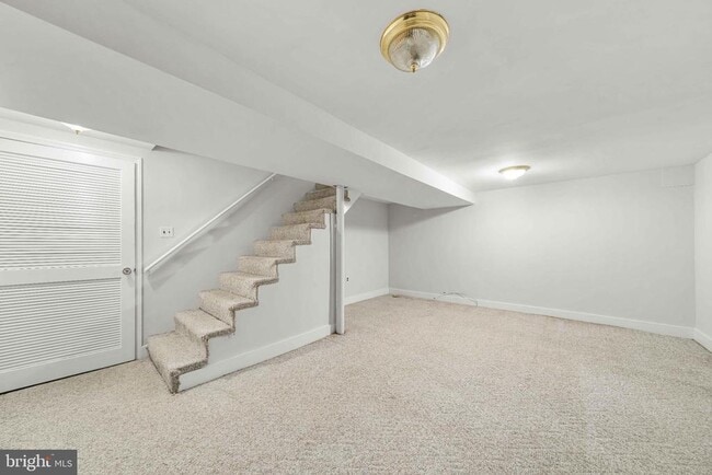 Building Photo - 132 E Green Valley Cir