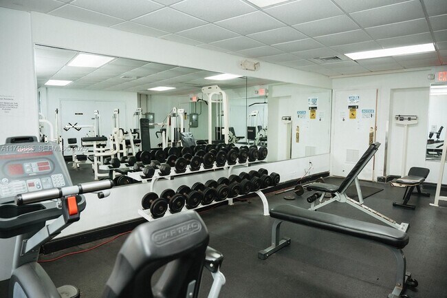 Building Photo - 3725 S Ocean Dr