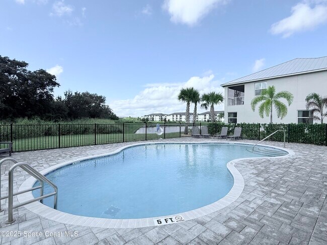 Building Photo - 3900 Playa Del Sol Dr