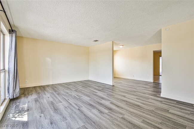 Building Photo - 316 Santa Fe St