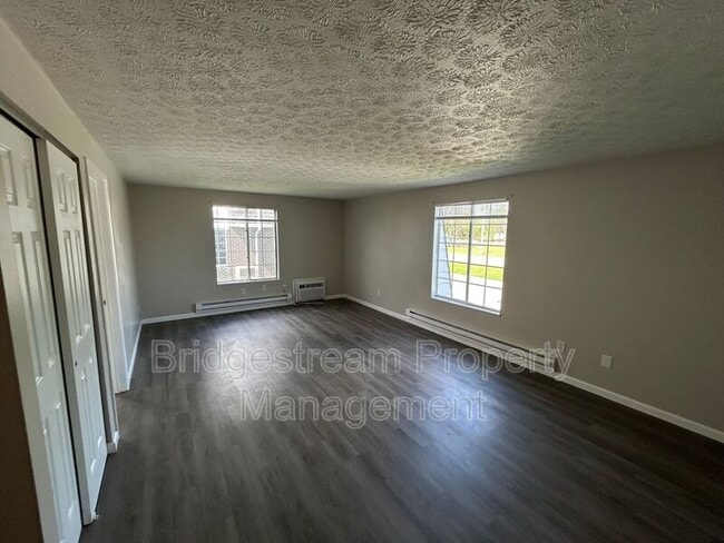 Building Photo - 305 Bellbrook Ave