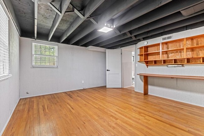 Building Photo - 7214 Northridge Dr