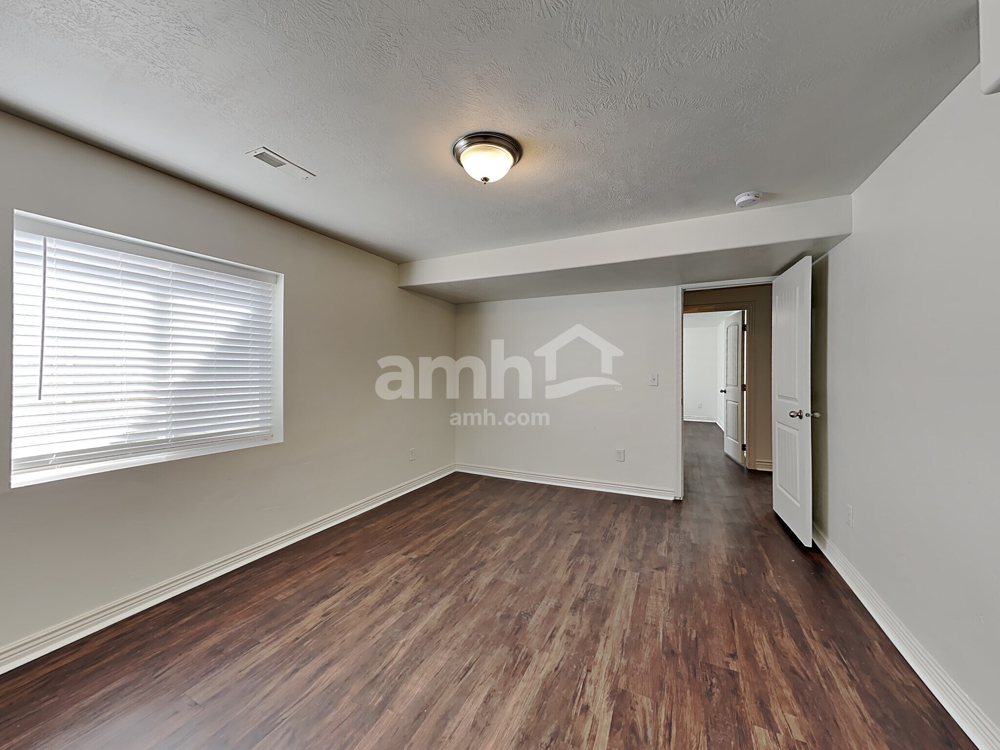 Building Photo - 3672 Nairn Dr