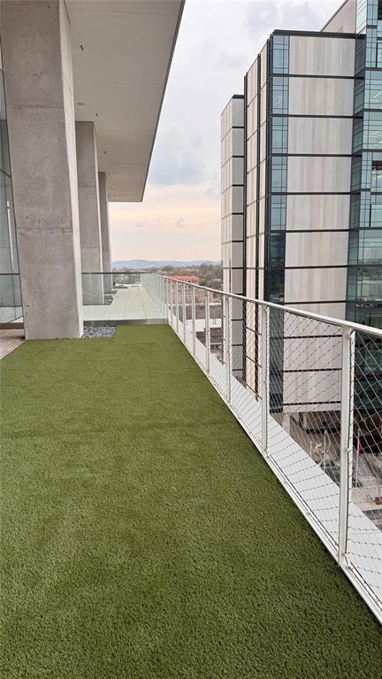 Building Photo - 313 W 17th St