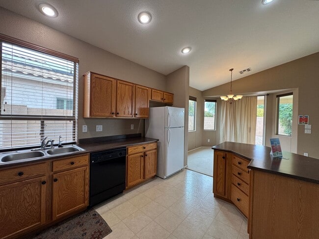Building Photo - 2 Bedroom Single Story Home Available in Arizona Traditions Retirement Community Located Near Bel...