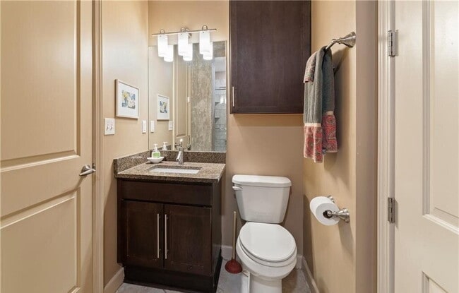 Building Photo - Contemporary Unit with High-End Features