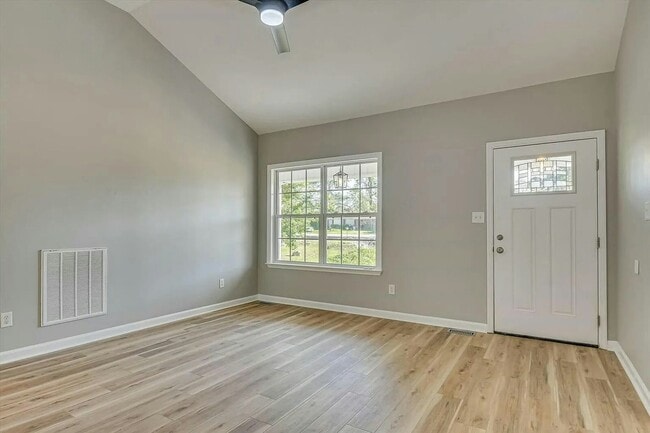Building Photo - 313 Padrick St