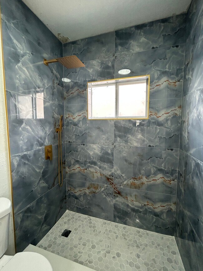 Building Photo - 16307 NW 91st Ave
