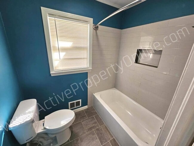 Building Photo - 777 Windsor Rd