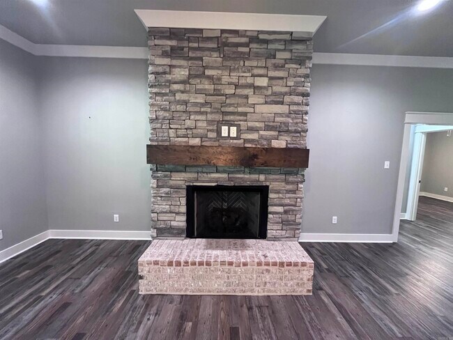 Building Photo - 206 Bridgewood Dr