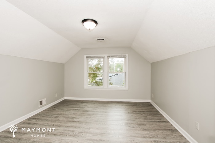 Building Photo - 1745 Bywood Dr