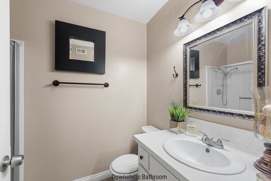 Building Photo - 2813 Sandstone Ct