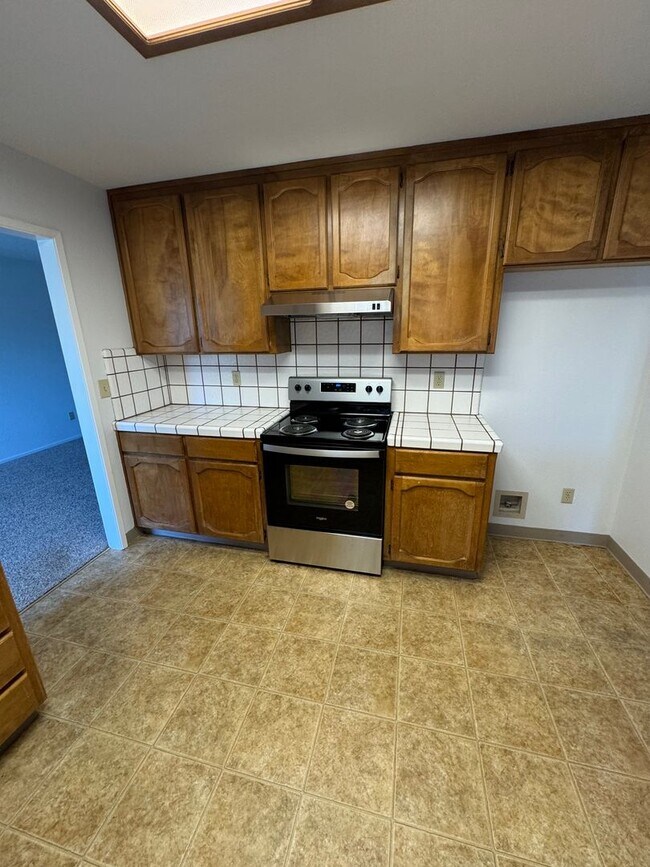 Building Photo - 1042 Awani Dr