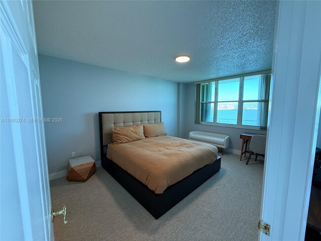 Building Photo - 800 Claughton Island Dr