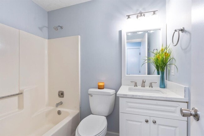 Building Photo - 1213 Hanover Pl