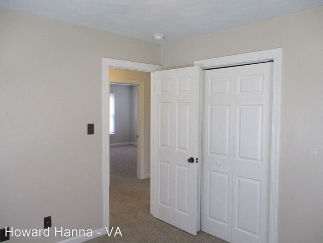 Building Photo - 3 br, 2.5 bath House - 961 Thomas Circle