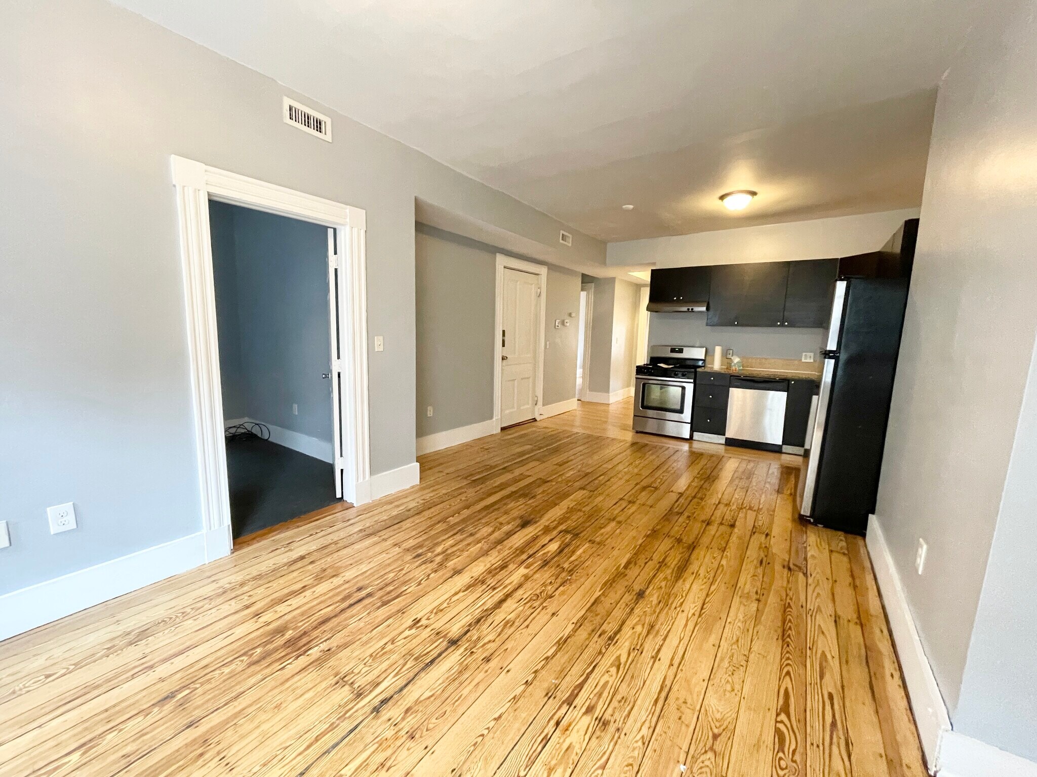 Building Photo - 76 Saint Stephen St