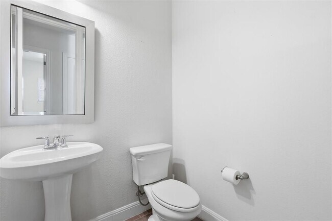 Building Photo - 3800 Empire Cv