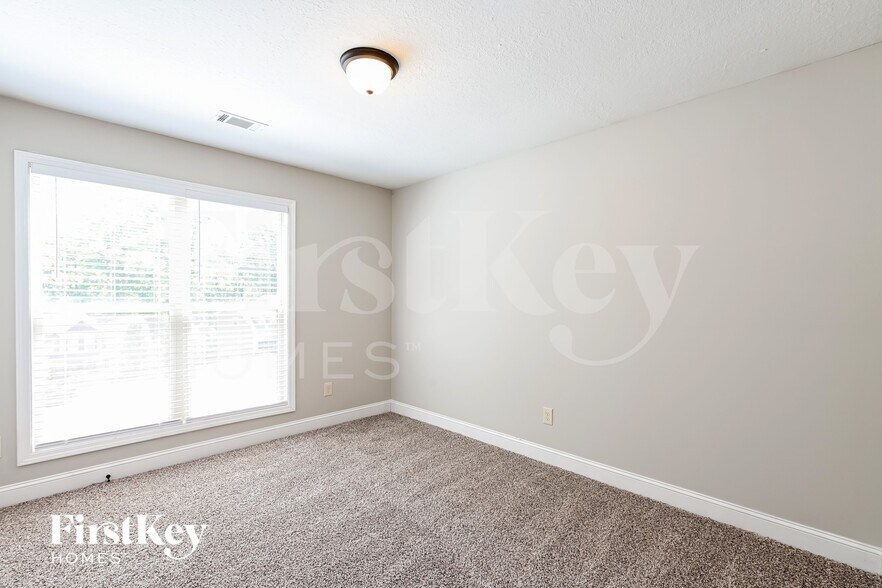 Building Photo - 1417 Greenridge Way