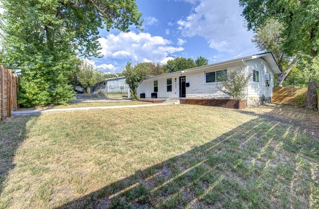 Building Photo - Fully Rebuilt 3BD Gem with Designer Finish...