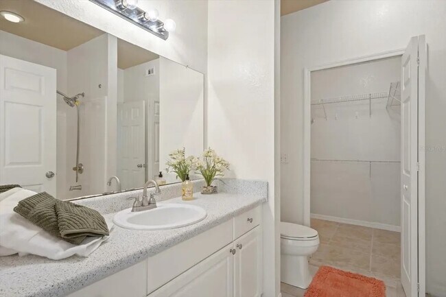 Building Photo - 5561 Rosehill Rd