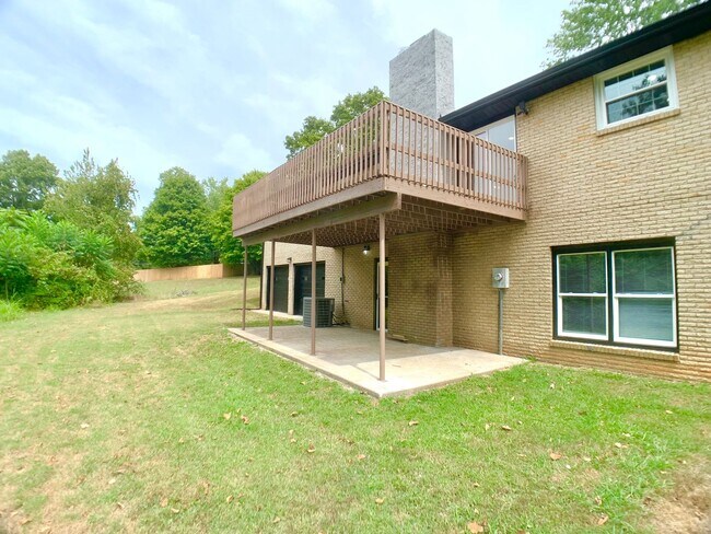 Building Photo - 33 Walker Cir