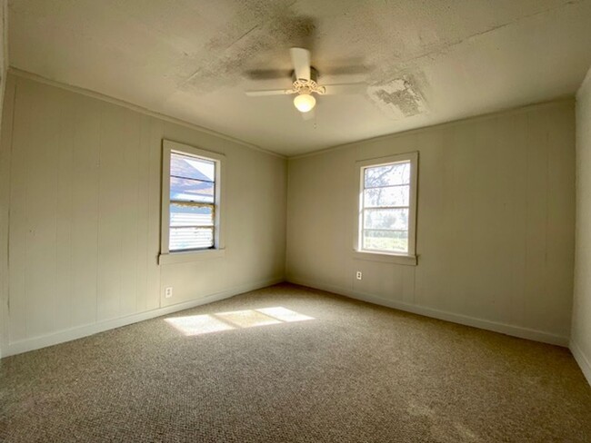 Building Photo - 2 Bedroom 1 Bath Home In Bossier City! - S...