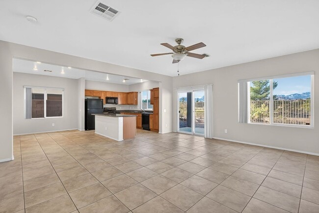 Building Photo - GOLF COURSE VIEWS AT SILVERSTONE RANCH (CENTENNIAL) - 2-STORY 3-BEDROOM HOUSE!