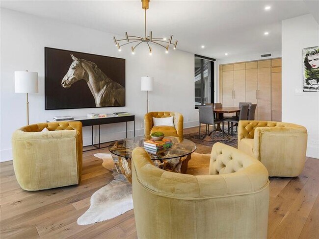 Building Photo - 2660 Peachtree Rd NW