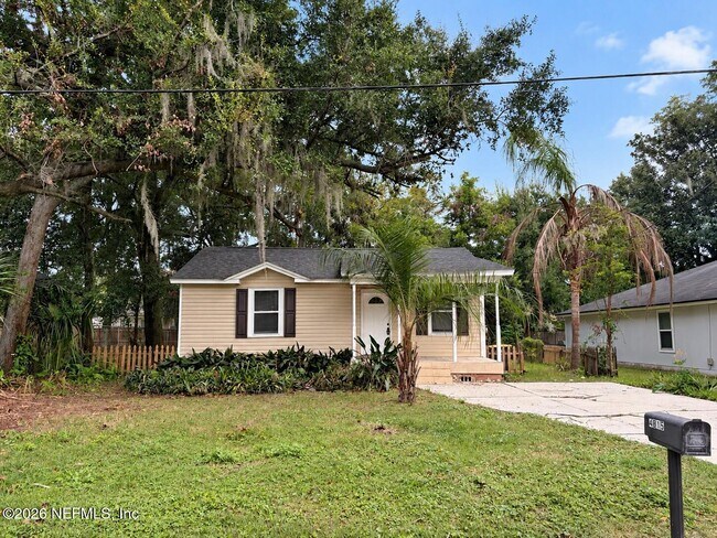 Building Photo - 4815 Headley Terrace