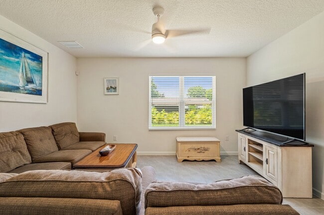 Building Photo - 471 Midvale Terrace