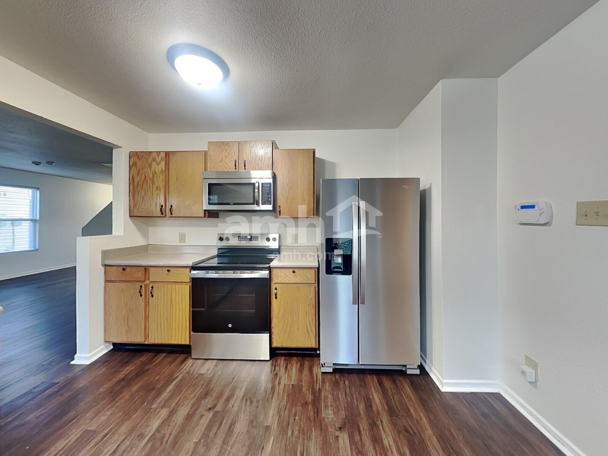 Building Photo - 8045 Bach Dr