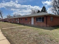 Building Photo - Gorgeous Remodeled 2 bedroom!  Must see in...