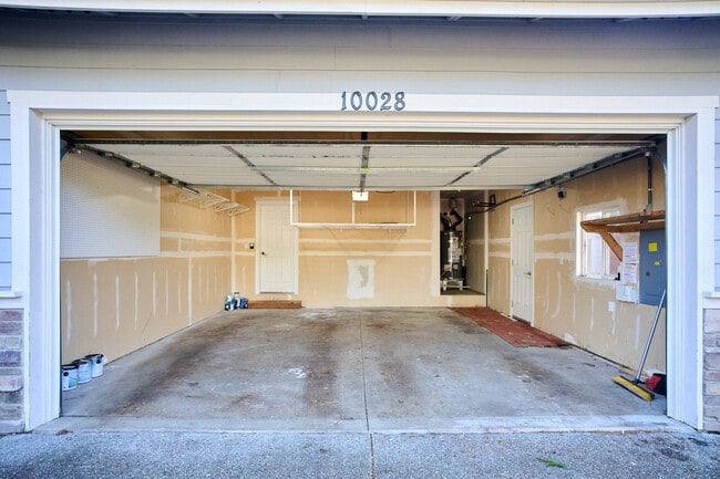 Building Photo - 10028 124th Ave NE