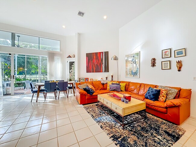 Building Photo - 11853 Fountainside Cir