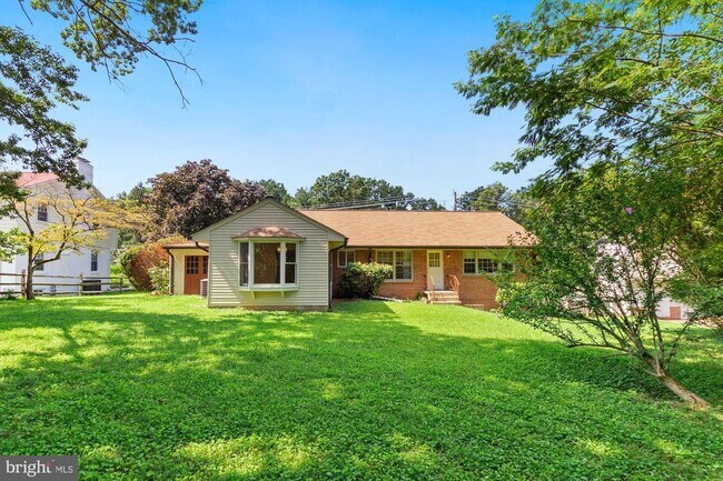 Building Photo - 8803 Tuckerman Ln