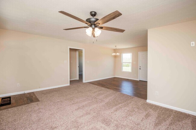 Building Photo - Knoxville 37849 - 3BR/2.5BA home with wash...
