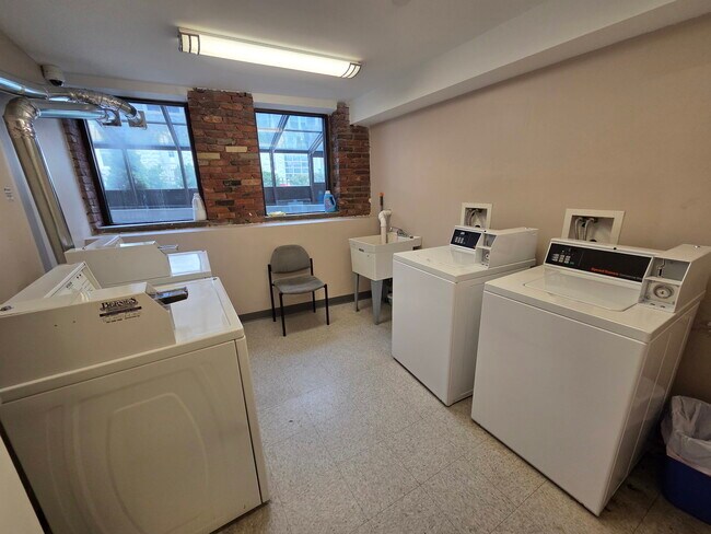 Building Photo - 75 Hancock St