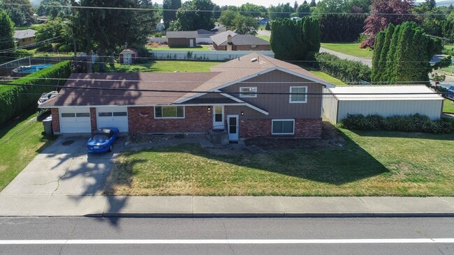 Building Photo - Freshly Updated 2 Bed 1 Bath Spokane Valle...
