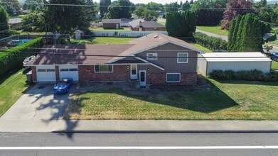 Building Photo - 3 Bed, 2 bath property centrally located in Spokane Valley