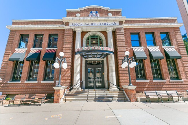 Building Photo - Luxury Condo in the Premier One Wynkoop Plaza