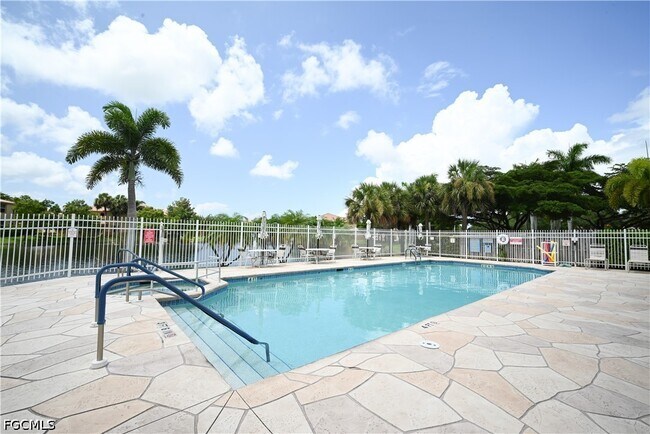 Building Photo - 15433 Bellamar Cir