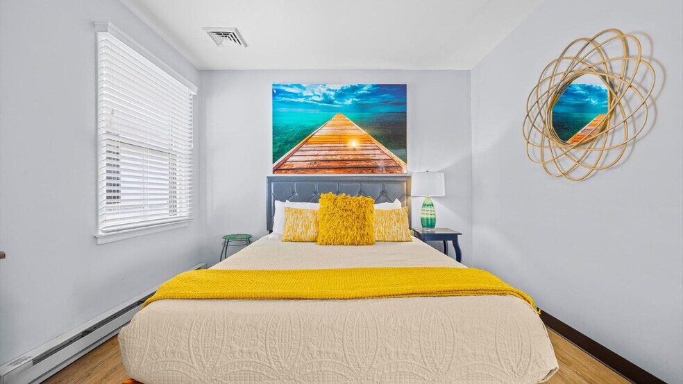 Building Photo - 714 West Ave