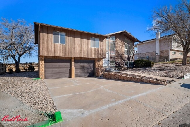Building Photo - Warm, and Inviting Home in Cedar City!