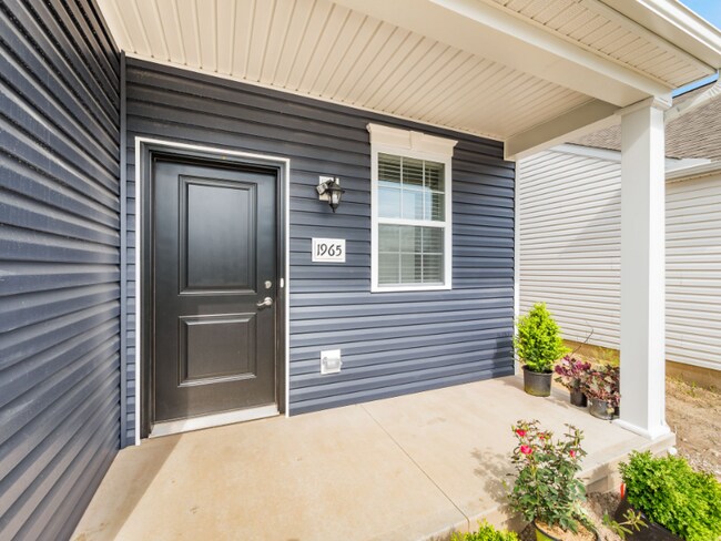 Building Photo - 1965 Glassboro St