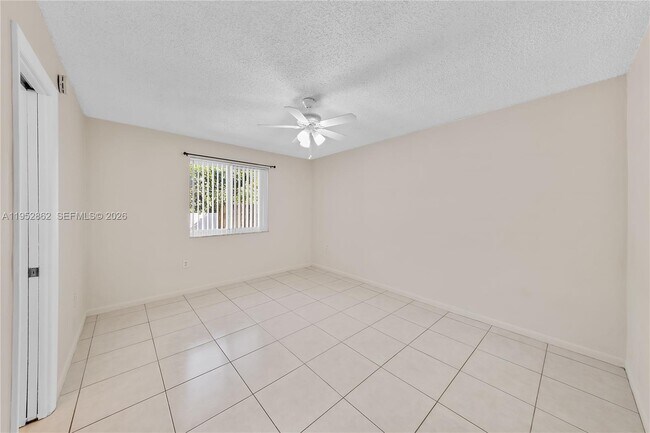 Building Photo - 10525 SW 77th Ct