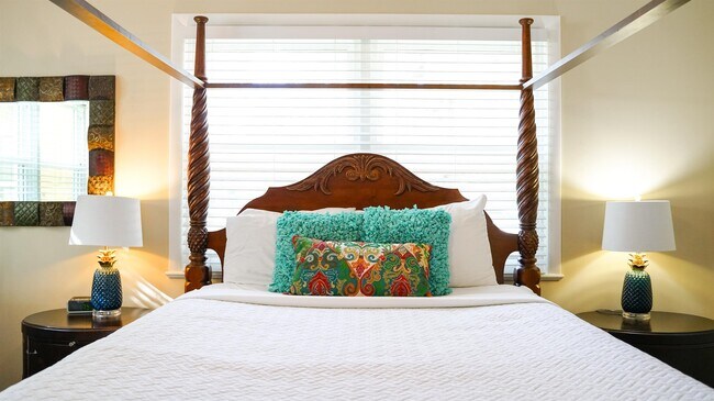 Building Photo - 14 Sanchez Ave