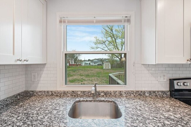 Building Photo - 6339 Old Plank Rd