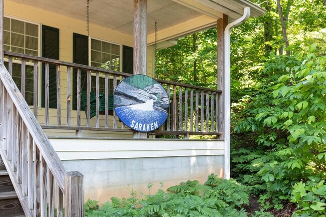 Building Photo - ***MONTREAT SCHOOL YEAR RENTAL***