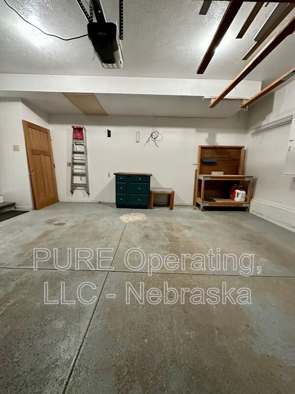 Building Photo - 5039 S 163rd Ave